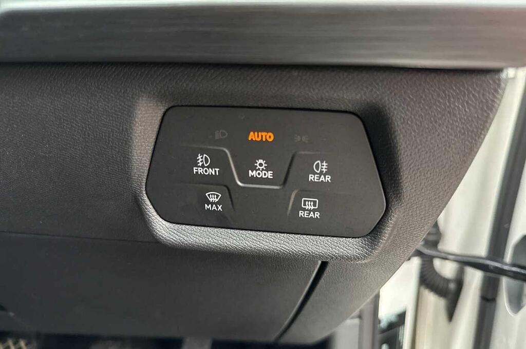 ManualsKE's tweet image. Turn every road into a runway with the CUPRA Leon!
Mileage: 32,488 miles
Registration: 2023 (23 reg)
Fuel type: Petrol
Body type: Hatchback
Engine: 1.5L
Gearbox: Manual
Doors: 5
Seats: 5
Body colour: White
Original price: 3M
📞 0704007000
manuals.co.ke
Hot-hatch energy,…