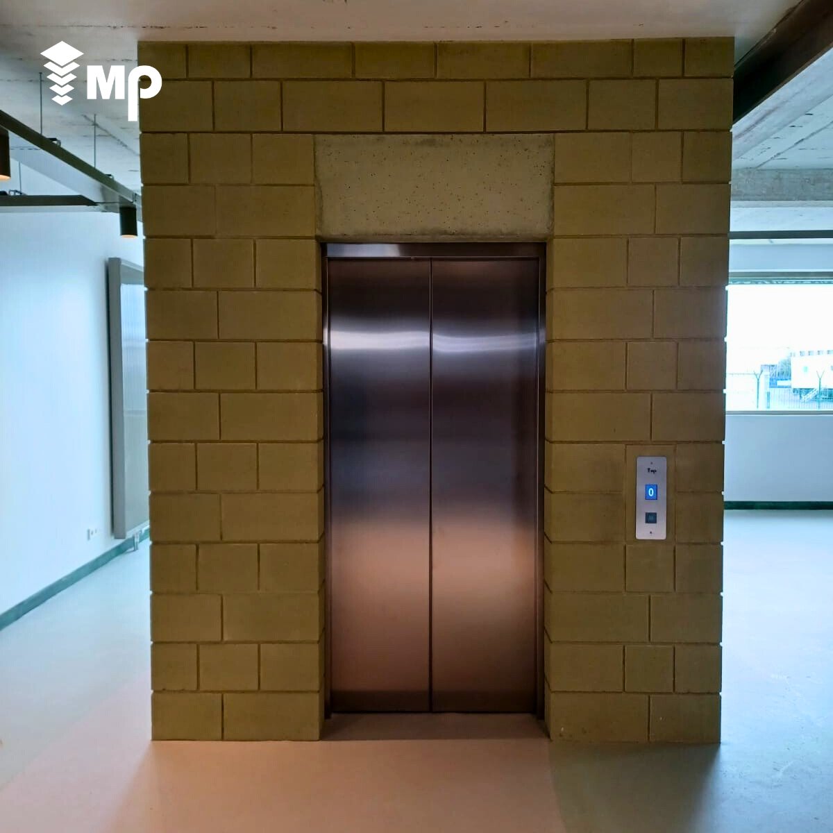 mpascensores's tweet image. 🏢 De edificio militar a modernas oficinas.

Hemos suministrado un #ascensor MP GO con cabina de acero inoxidable, aportando confort, seguridad y eficiencia a este espacio renovado.

📩 Te ayudamos a mejorar la movilidad en tu proyecto: mpascensores.es/mp-go/

#movingpeople