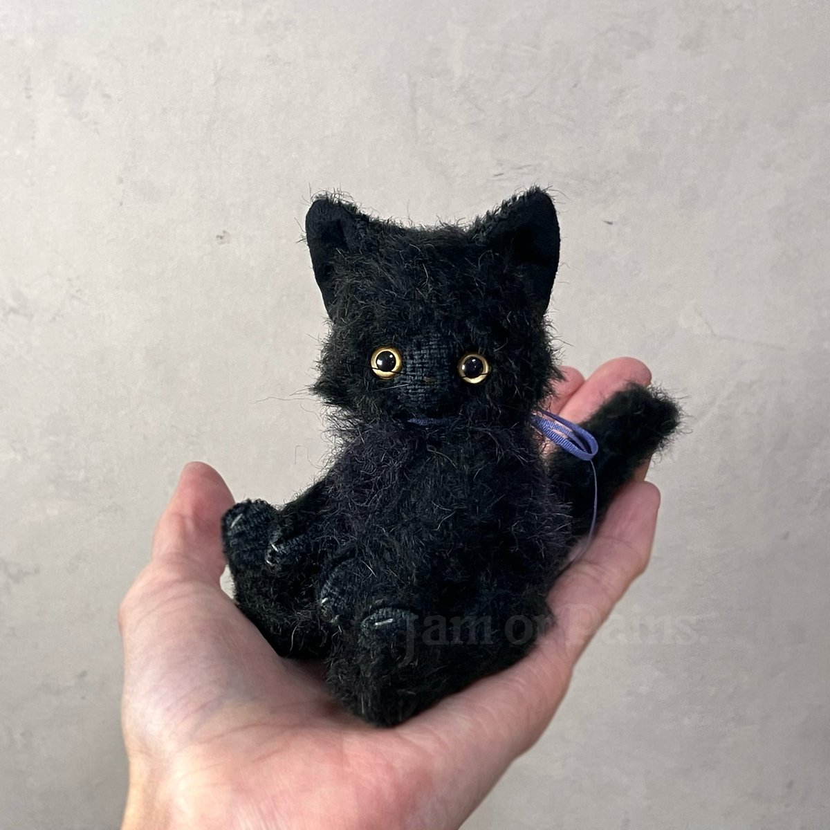 くしゅくしゅちび黒猫ちゃん🐈‍⬛💜 #ぬいぐるみ
