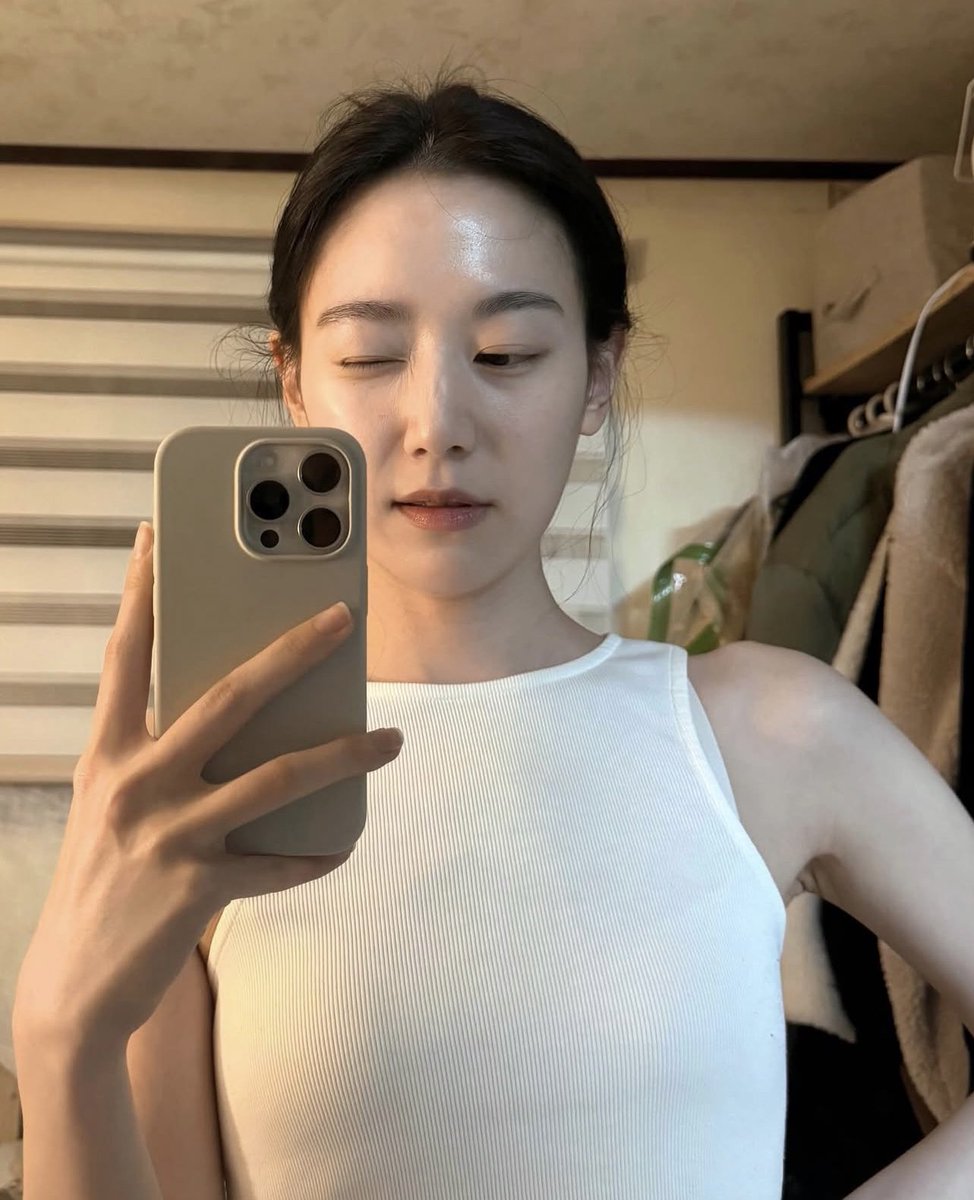 museoftoday's tweet photo. 韓国人モデルのナウン🩵
圧倒的美肌✨ https://t.co/WDcHVKV7Vj