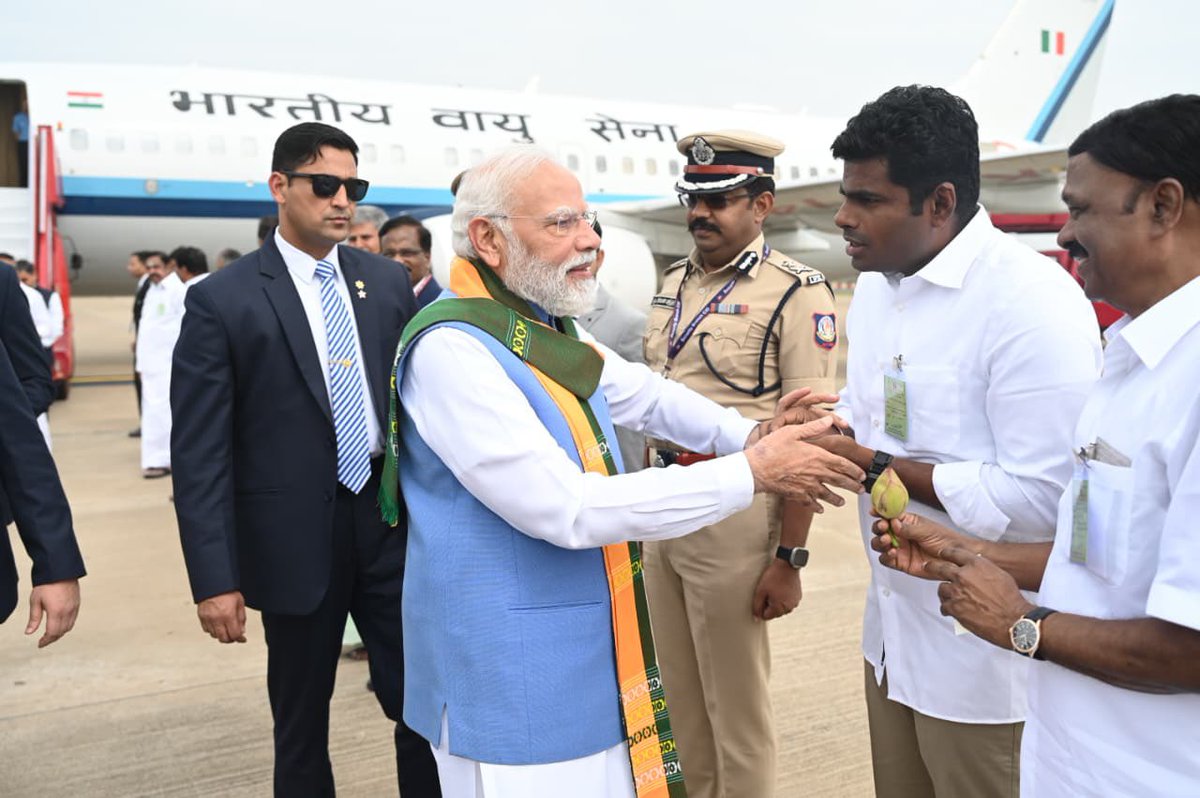 annamalai_k's tweet image. Delighted to welcome our beloved PM Thiru @narendramodi avl on his arrival in Coimbatore today to take part in the South India Natural Farming Summit.  

#VanakkamModi