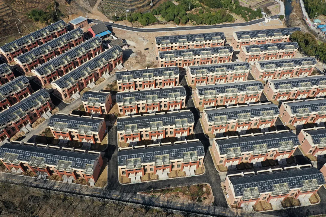 #Ningbo's energy transition initiatives were highlighted at a #COP30 side event in Belem. The city is adopting solar panels to provide clean energy, replacing diesel vehicles with electric trucks, and implementing a shared-electrician program that helps villagers earn