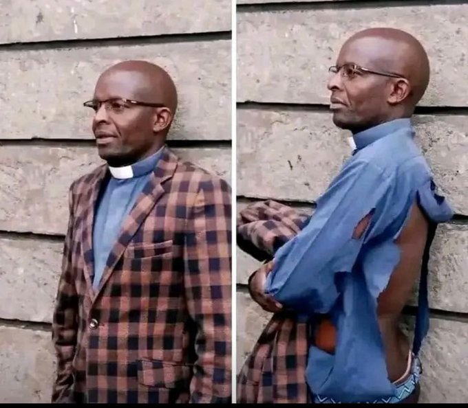 Influencers be like,
Online.           Offline 🤤👇