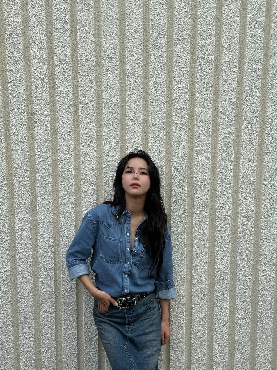 solarkeem_bot2's tweet photo. [📸] 2025.11.19

스탭들의 혼이 담긴 비하인드😝

#솔라 #SOLAR
@RBW_MAMAMOO https://t.co/okSO09DQBQ