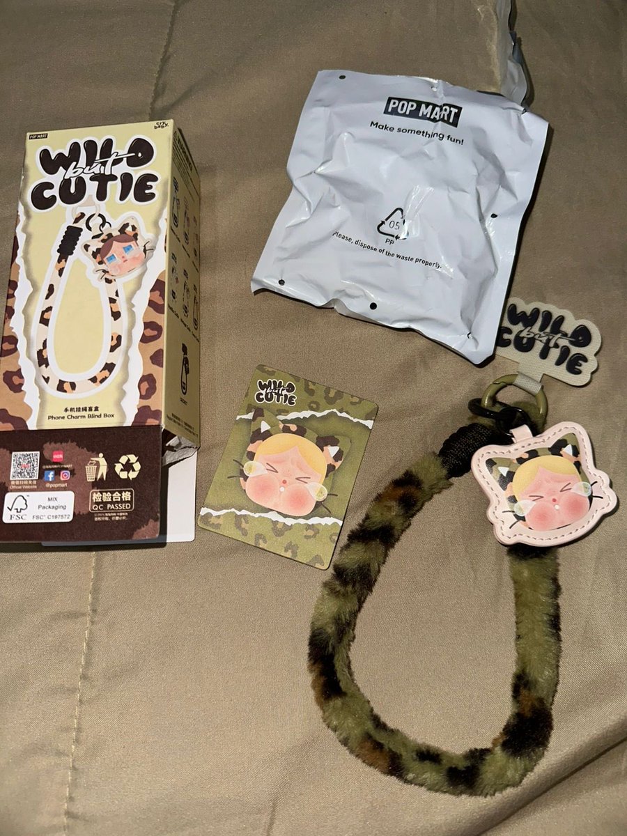 hwaniiebby's tweet image. wts crybaby wbc phone strap 
145k ajaaa masih new ya gaiss
yang minat bole dm