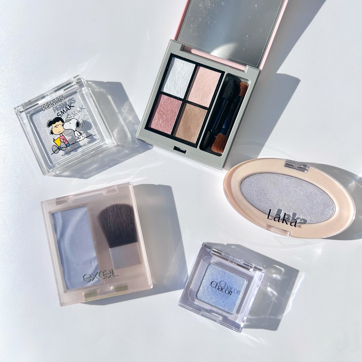 _SHIROIPANDA_'s tweet image. お気に入りの水色コスメ🩵🫧

◾︎ETVOS キラキラ感が繊細 粉雪みたい
◾︎muice ベースカラーしっかりの白みのある水色 プチプラ
◾︎Laka ピンクラメたっぷりの水色
頬からビーム出る
◾︎Chacott 偏光強めの個性的な水色
角度によって黄色や緑に見える
◾︎excel 控えめな繊細パール
なめらかな粉質