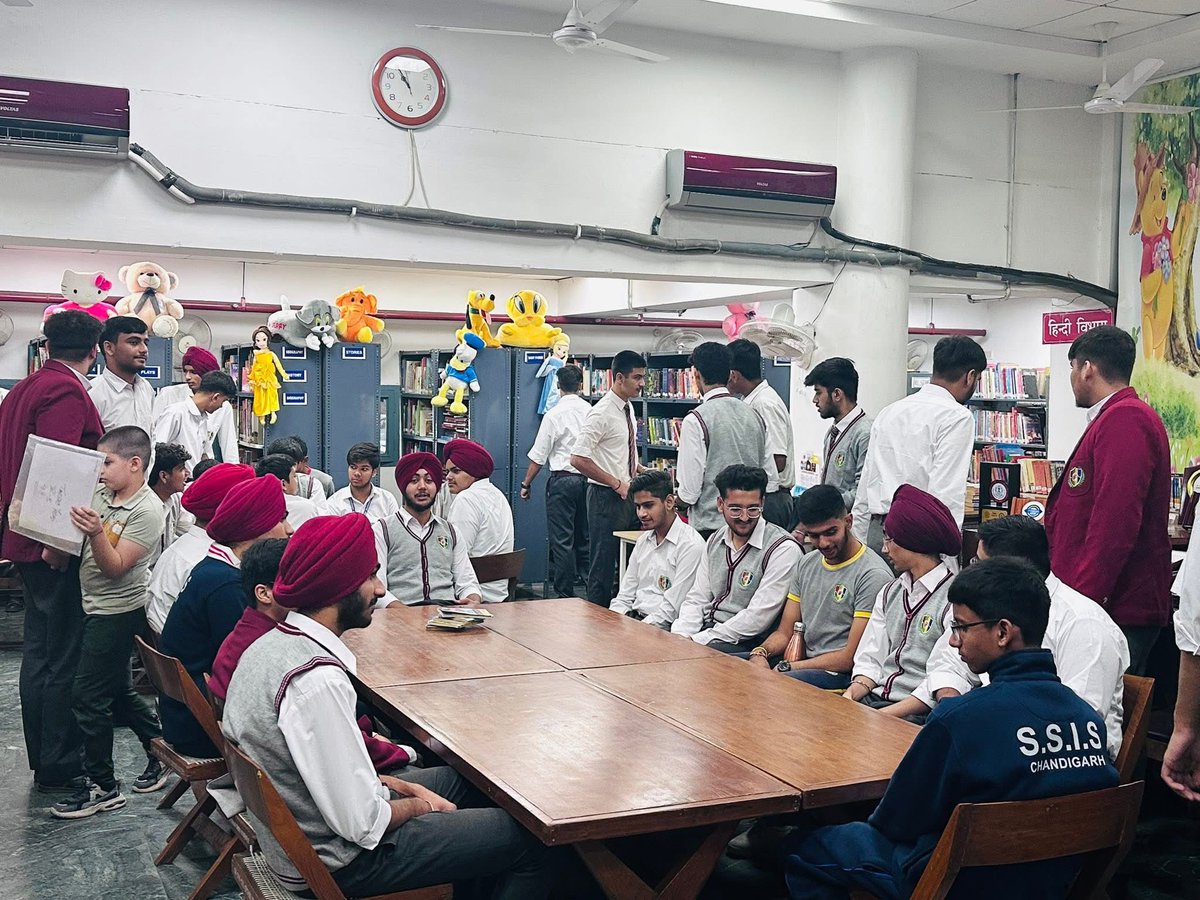 TSCSLibrary's tweet image. Library orientation and visit organised for Class 11 students of St Soldiers School, Chandigarh in 08.11.2025 @RrrlfKolkata