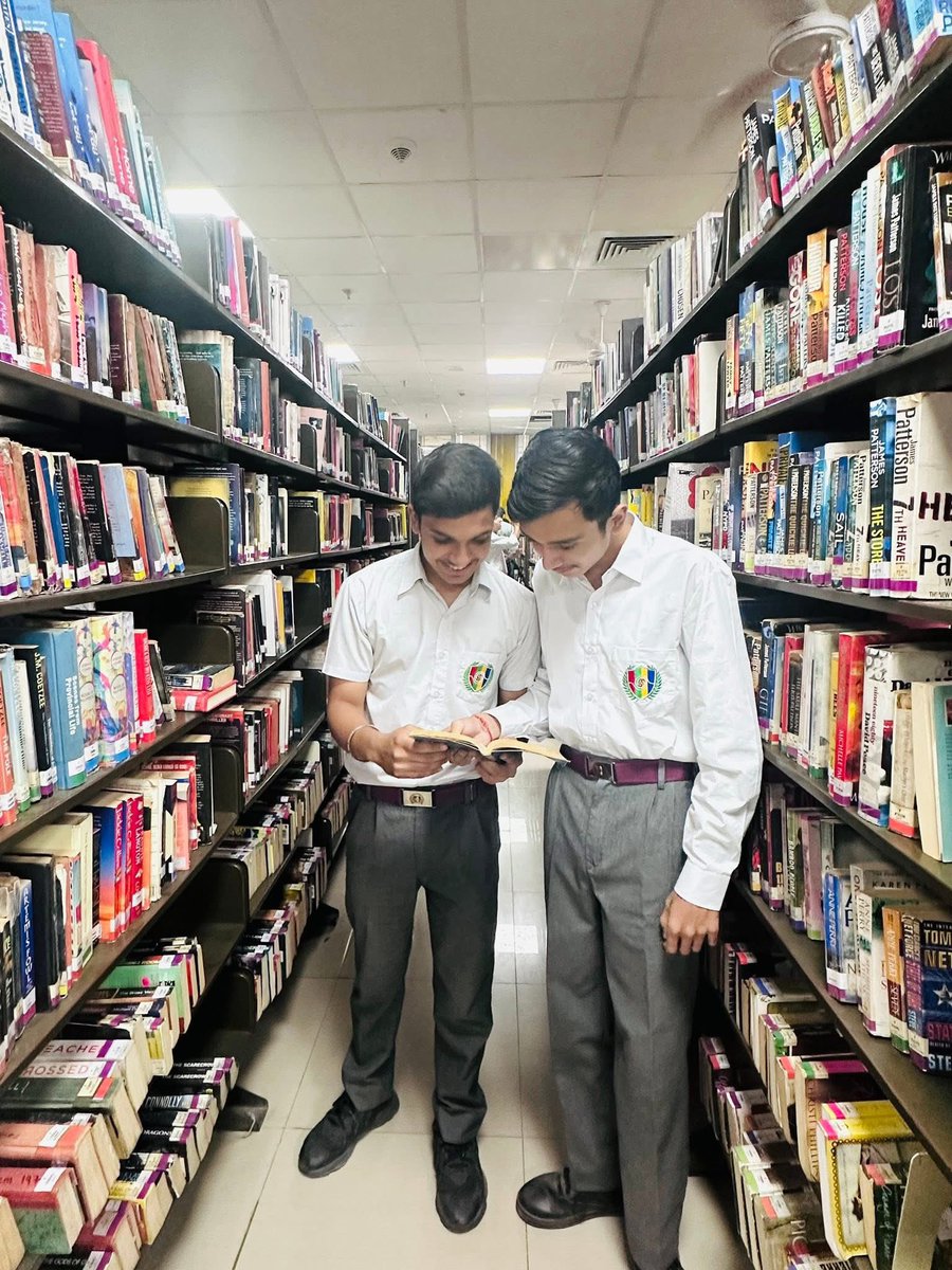 TSCSLibrary's tweet image. Library orientation and visit organised for Class 11 students of St Soldiers School, Chandigarh in 08.11.2025 @RrrlfKolkata