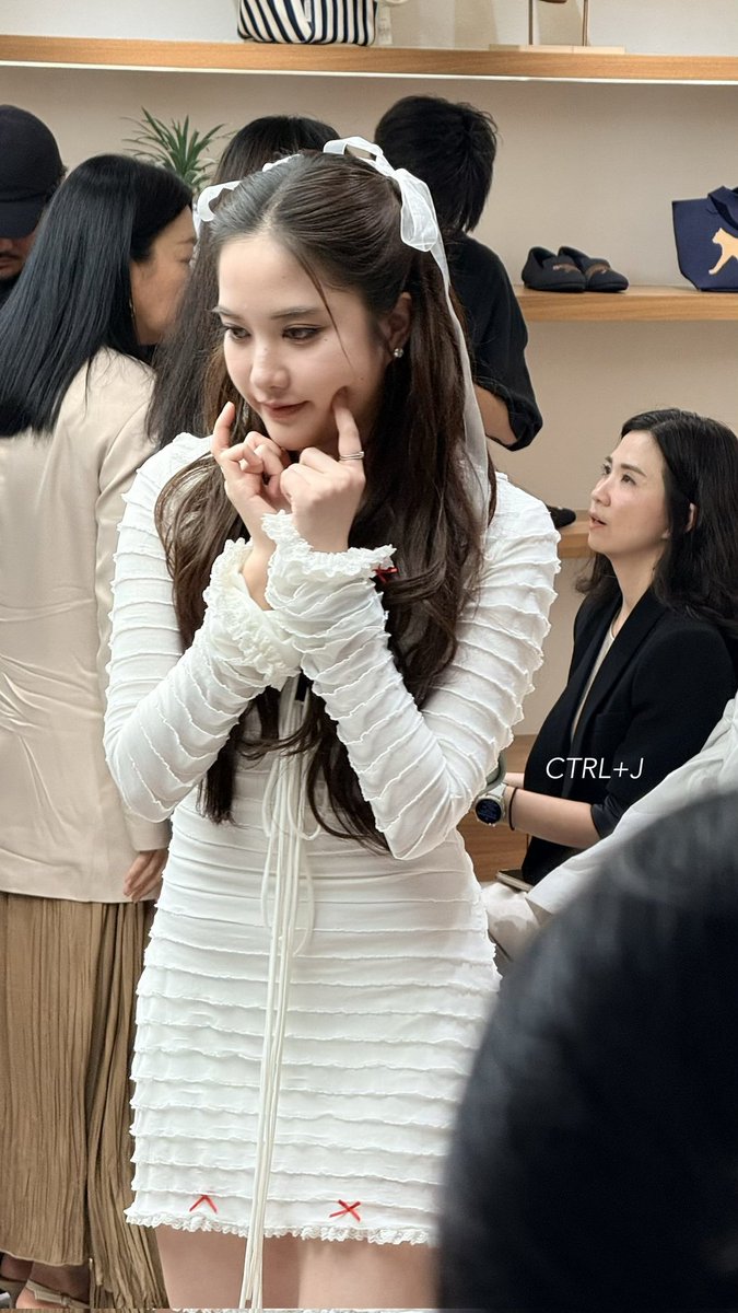 freenfolder's tweet image. her cute fluffy cheeks 🍞🤏🏻🥺

SAROCHA X VIVAIA SIAM CENTER
#FREENxVIVAIATH
#srchafreen