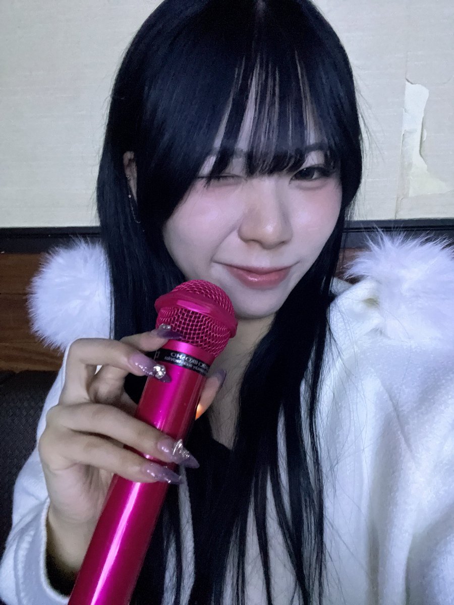 kasisu_ender's tweet photo. 今年のサンタコス何色にしよう🖤❓ https://t.co/7GSdJthZiK