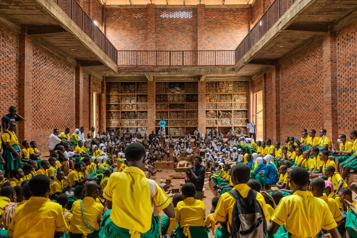 ibrahim_mahama's tweet image. Excavating memories/stories from historical objects through gatherings and the act of repair. Drawing workshops to follow at Redclay with local schools. Contact us if interested.