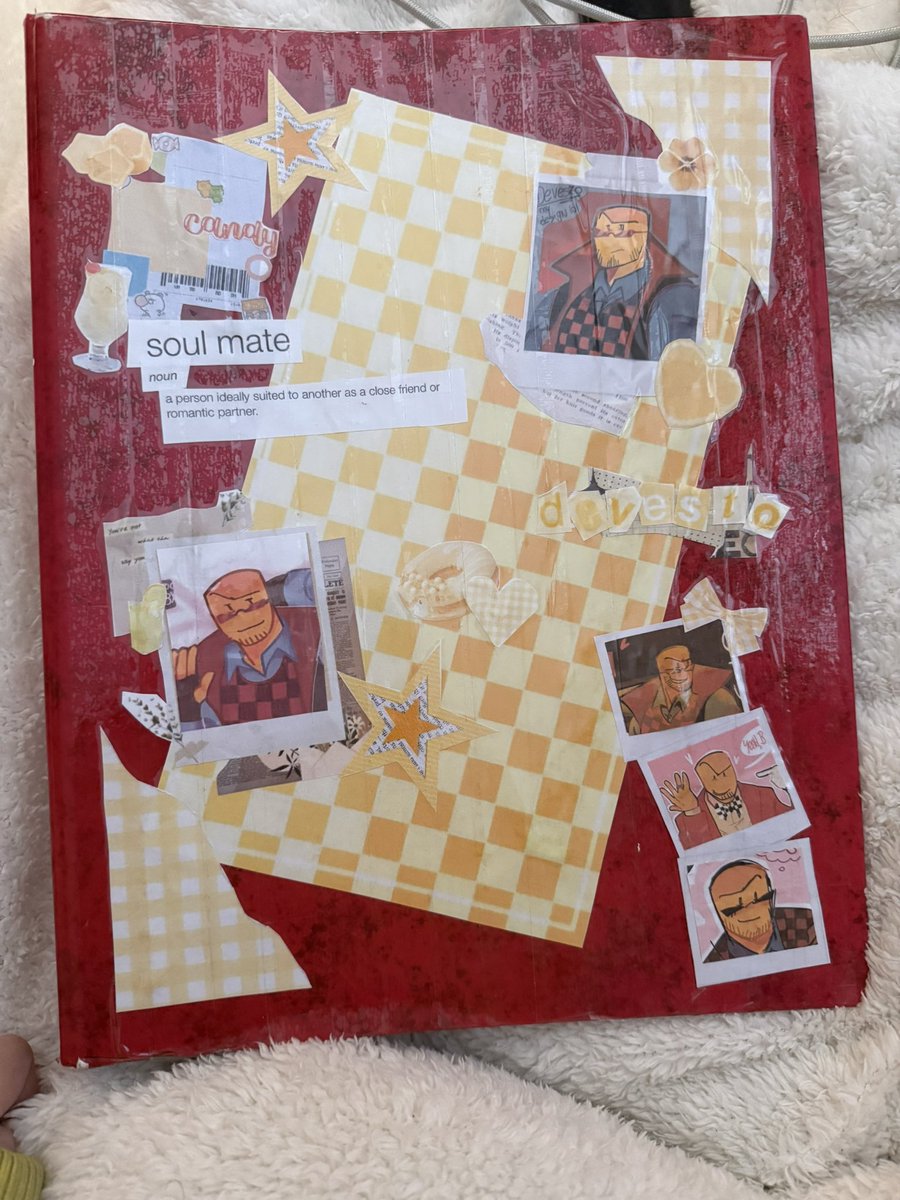 devesfully's tweet image. i wish the it was black but whatever i decorated another binder 🥹🥹🥹🥹 i love my husband