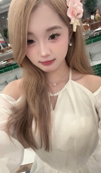 jasper427156902's tweet image. salty soul, wild heart 🌴 #summervibes #glowup #modelvibes