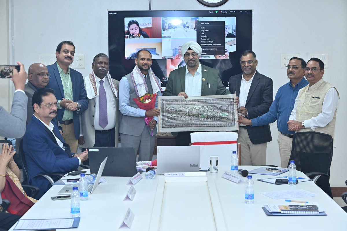 kissfoundation's tweet image. KISS-DU has signed an MoU with the BFSI Sector Skill Council of India and ZYVKA HRtech Pvt. Ltd. to establish a Centre of Excellence (CoE) in Banking, Financial Services &amp;amp; Insurance (BFSI) at KISS Deemed to be University.

This pioneering collaboration will empower our tribal…