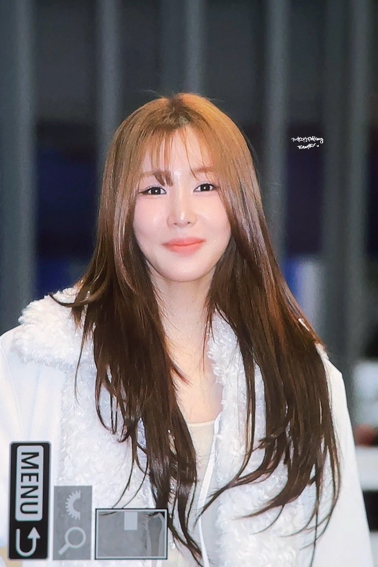 TaeNy_Bar's tweet image. 251119 티파니 프리뷰 🤍👖
 #티파니 #티파니영 #TIFFANY #TIFFANYYOUNG @tiffanyyoung
