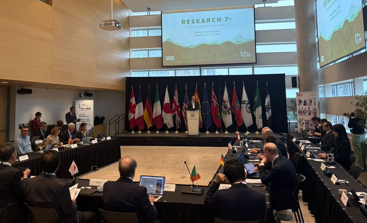 CSIC's tweet image. 🌐 El #CSIC presenta su estrategia en #InteligenciaArtificial en el encuentro internacional del Grupo Research7+, en Ottawa

➡️ La presidenta del Consejo, @delPinoE, ha destacado la apuesta de la institución por la IA, con más de 90 proyectos activos 

👉 f.mtr.cool/lhicmtnkur