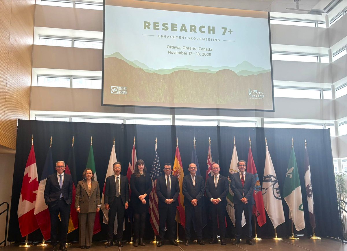 CSIC's tweet image. 🌐 El #CSIC presenta su estrategia en #InteligenciaArtificial en el encuentro internacional del Grupo Research7+, en Ottawa

➡️ La presidenta del Consejo, @delPinoE, ha destacado la apuesta de la institución por la IA, con más de 90 proyectos activos 

👉 f.mtr.cool/lhicmtnkur