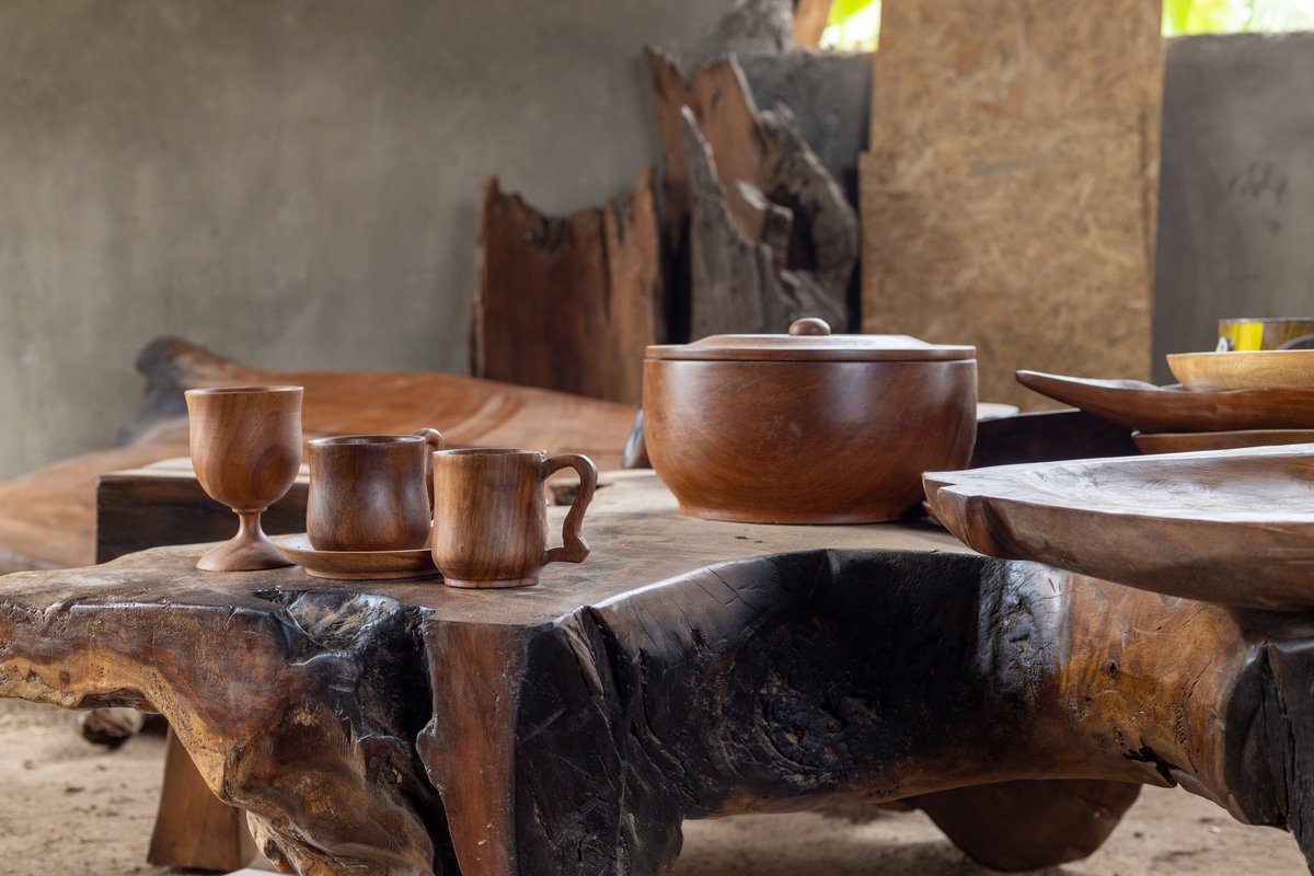 At <a href="/kaynelafarmsltd/">Kaynela Farms Ltd</a>, our carpenters shape and curve wood with remarkable precision - transforming old timbers into durable, and elegant pieces. 

During the #kaynelafarmfest, attendees will have the opportunity to explore &amp; purchase a variety of these wood products this December.