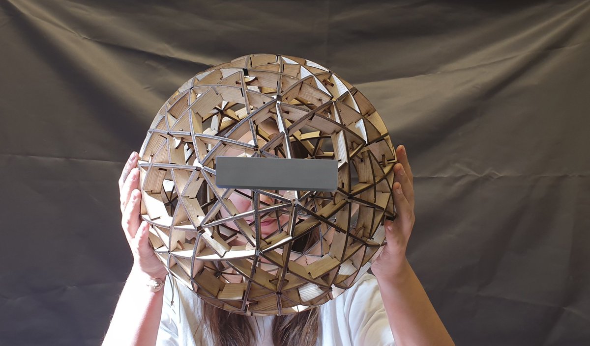 marcomout's tweet image. #IkHebEenLeerling. 15 Jaar. Van VT melding tot OTS. #Thuiszitter en probleemgeval in de #Jeugdzorg.

Dat is het oordeel en de aanpak van de &apos;professionals&apos;.

Ik zie een zeer technisch,  creatief, begaafd meisje, die bij ons alles mag doen wat ze bedenkt.

Zoals een LEDlamp.
#HWP