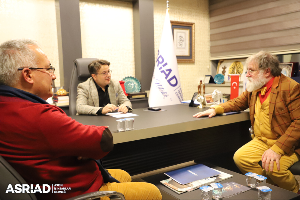 asriadgm's tweet image. ASRİAD bir medya ve animasyon duayenini ağırladı.

Dünyaca ünlü İngiliz siyasetçi, akademisyen, animasyon yapımcısı, medya ve youtube içerik dehası Prof. Dr. Tim Wilson, ASRİAD&apos;ı ziyaret etti.

#media #digitalmedia #animation #öncenitelik

Ayrıntı:
asriad.org.tr/haber/guncel/a…