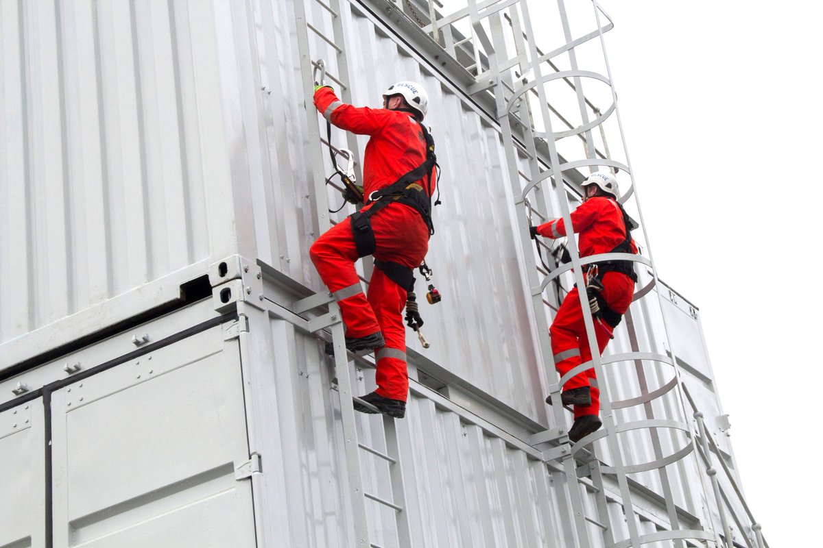 MRSTrainRes's tweet image. New blog alert!
Cold, wet and windy conditions can seriously increase the risks of working at height. ❄️🌧️💨
Read more 👉mrsl.co.uk/about-us/our-i…
#WorkAtHeight #SafetyAtWork #WeatherSafety
