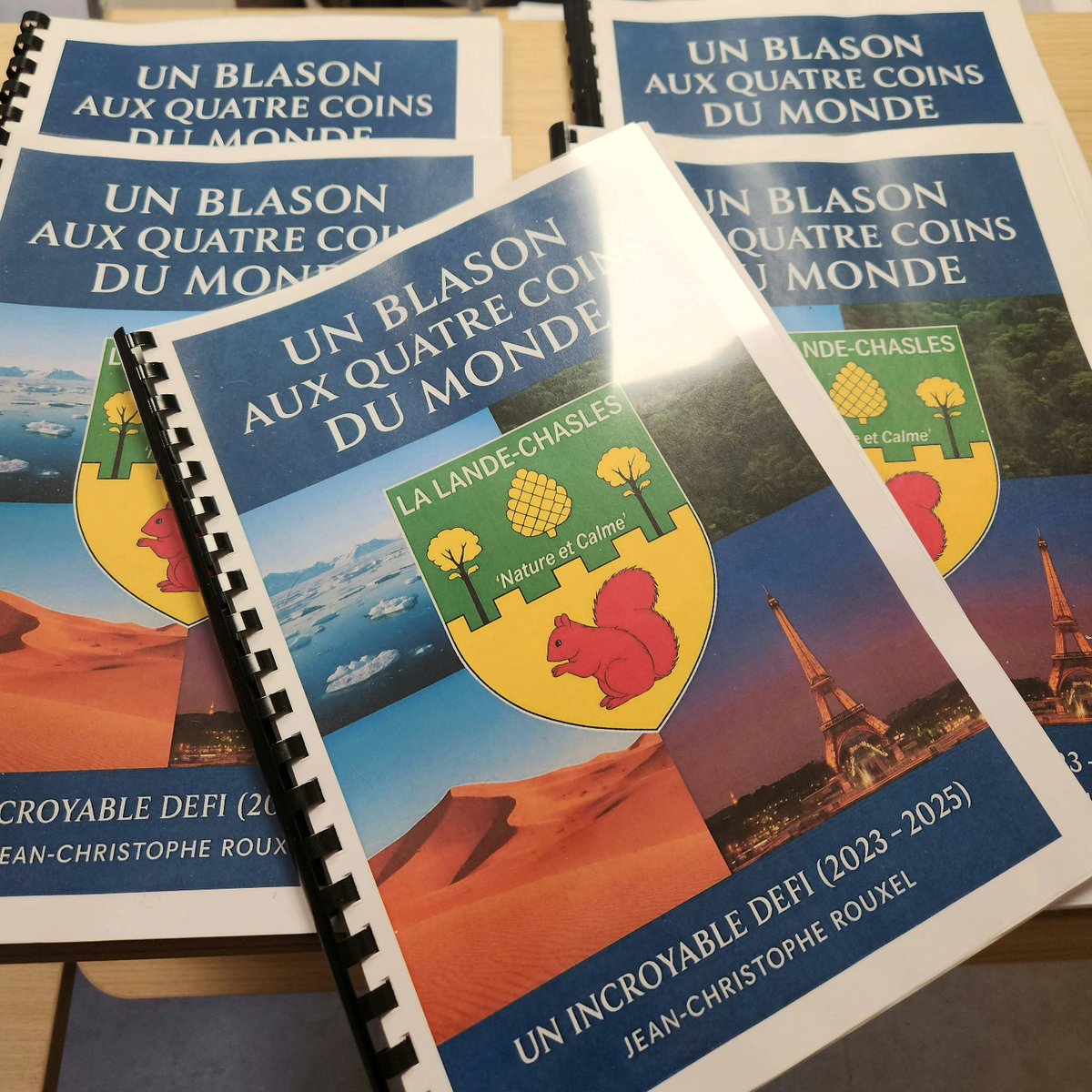 Pour rappel, impression à la demande. 10 euros (prix coûtant pour rembourser les frais de photocopies et reliures à la mairie). Pour réservation, secrétariat de mairie au 02.41.82.74.01, mercredi matin ou jeudi matin, ou par mail lalandechasles@free.fr Chaque exemplaire numéroté
