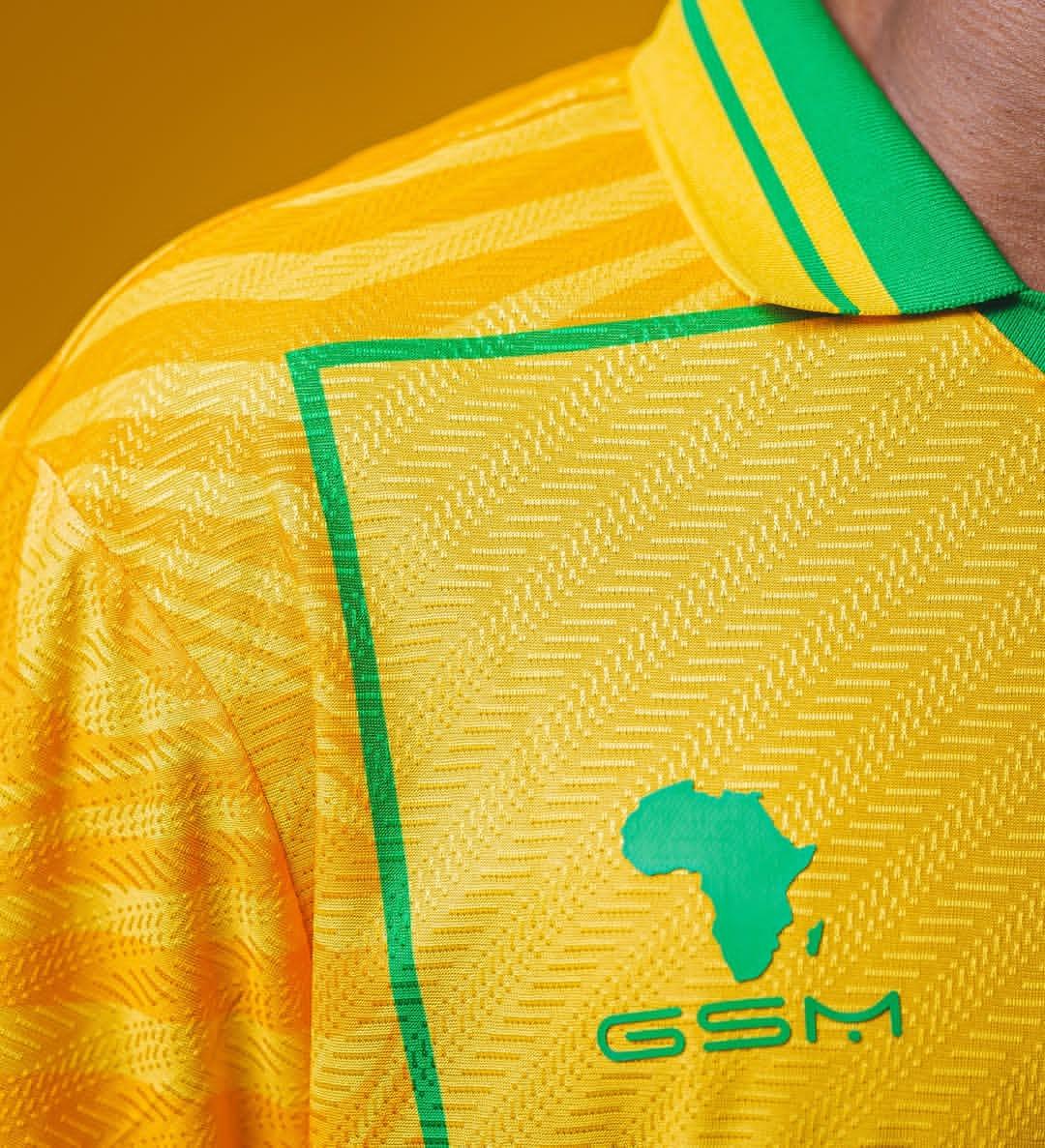 YoungAfricansEN's tweet photo. 𝐀𝐖𝐀𝐘 𝐊𝐈𝐓🟡 2025/26 #CAFCL

#TheClubAboveAll
#DaimaMbeleNyumaMwiko https://t.co/GBaOKWrkMg