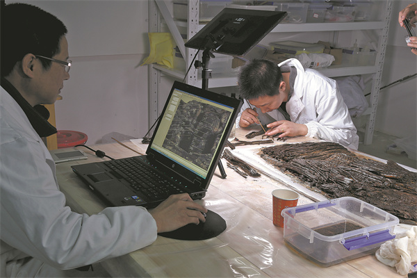 MuseumsChina's tweet image. 🥳A thrilling breakthrough in Chinese archaeology and literature! Bamboo slips from the Marquis of Haihun tomb in Jiangxi province have revealed the first known complete version of The Book of Songs (Shi Jing), dating to the Qin (221-206 BC) and Han (206 BC-AD 220) dynasties.📜…