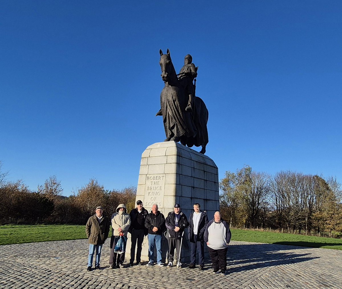 NLCAdultLearn's tweet photo. Men from the North Locality’s Discovery and Men’s Space group celebrated International Men’s Day with a visit to the Bannockburn Heritage Centre.
They had a guided tour learning more about the battle of Bannockburn.
#BecauseOfCLD #AdultLearningMatters #InternationalMensDay https://t.co/LqZ2wrwaQj