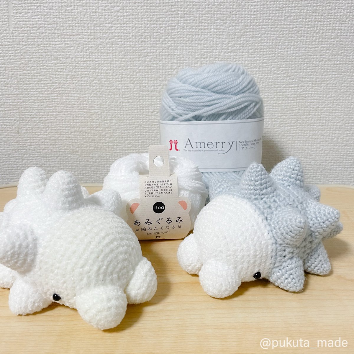 pukuta_made's tweet image. ユキハミあみぐるみの毛糸の種類🐏🧶良かったら参考にしてください😊右▶︎あみぐるみが編みたくなる糸［301］ハマナカ　アメリー［10］左▶︎あみぐるみが編みたくなる糸［301］［302］（302は手持ちがなくて一緒に撮れなかった〜）