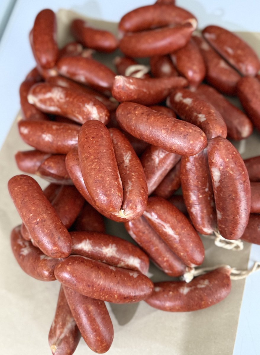 Sucuklar yeni yapıldı.
Nitratsız.
Sucuk yediğinizi anlarsınız