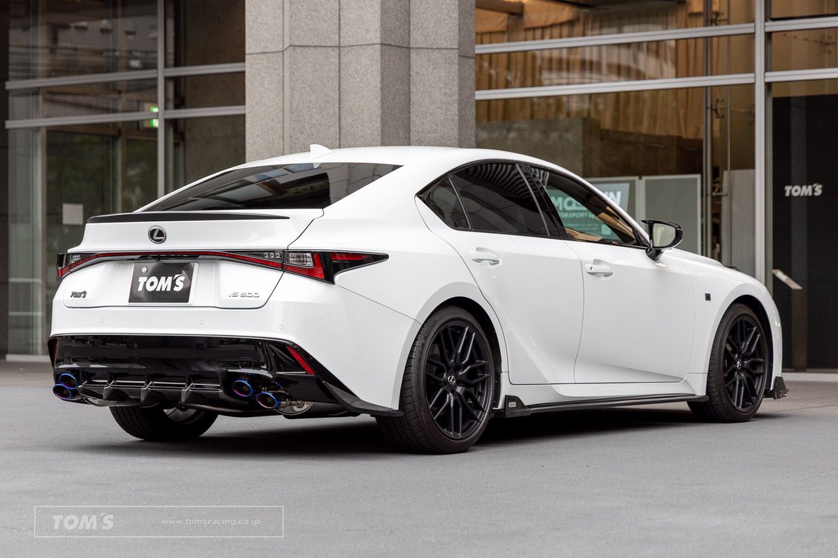 宝山TOMOSレクサス LEXUS 20th Anniversary－WA－】 こんにちは、レクサス鹿児島東開で