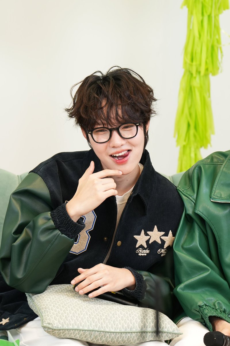 knpcloset's tweet image. 251119 — #LINEMANถูกสุดทุกวันwithKNP

𝜗ৎ @nampingnapat

〰️ #BLANKE
Papyrus Varsity 💚

KENG NAMPING LIVE LINE MAN
#nampingster #เก่งน้ำปิง
#KengNamping #KengNampingCloset