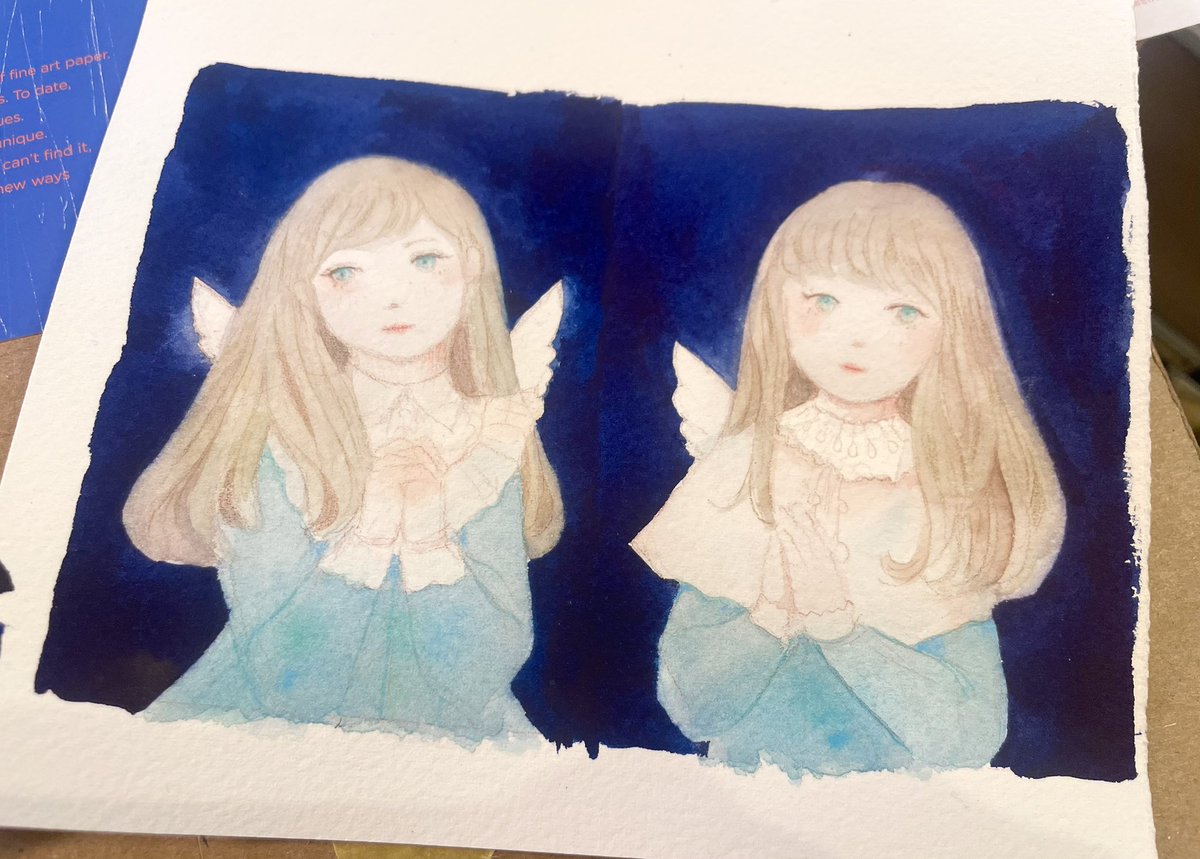 小さい天使を2人描いています。 バラバラにしてそれぞれ額に入れます