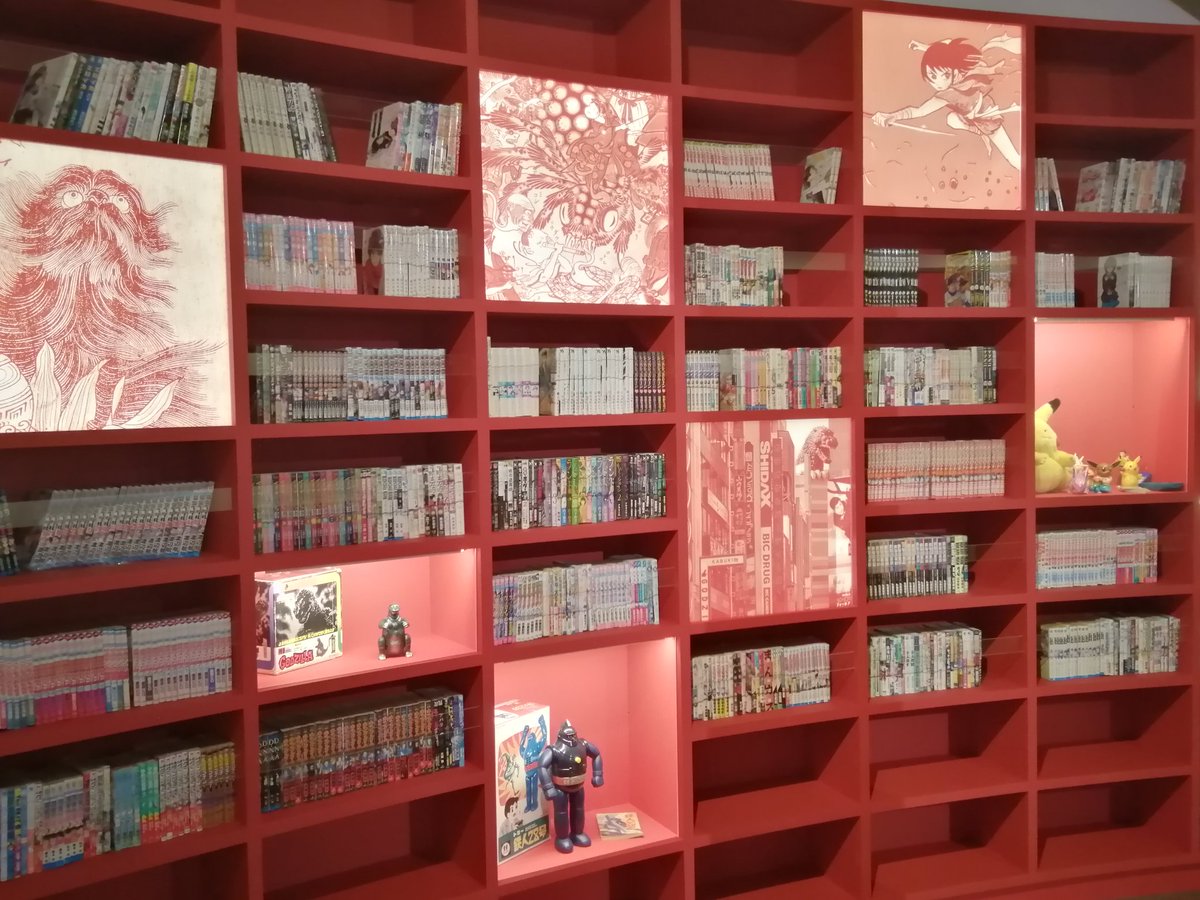 J'étais invité hier soir à la visite en avant première de l'exposition "Manga tout un art !" du musée Guimet, et c'était excellent !

C'était extrêmement bien fourni et détaillé historiquement, avec beaucoup d'anecdotes historiques et des pièces de collection de fou !