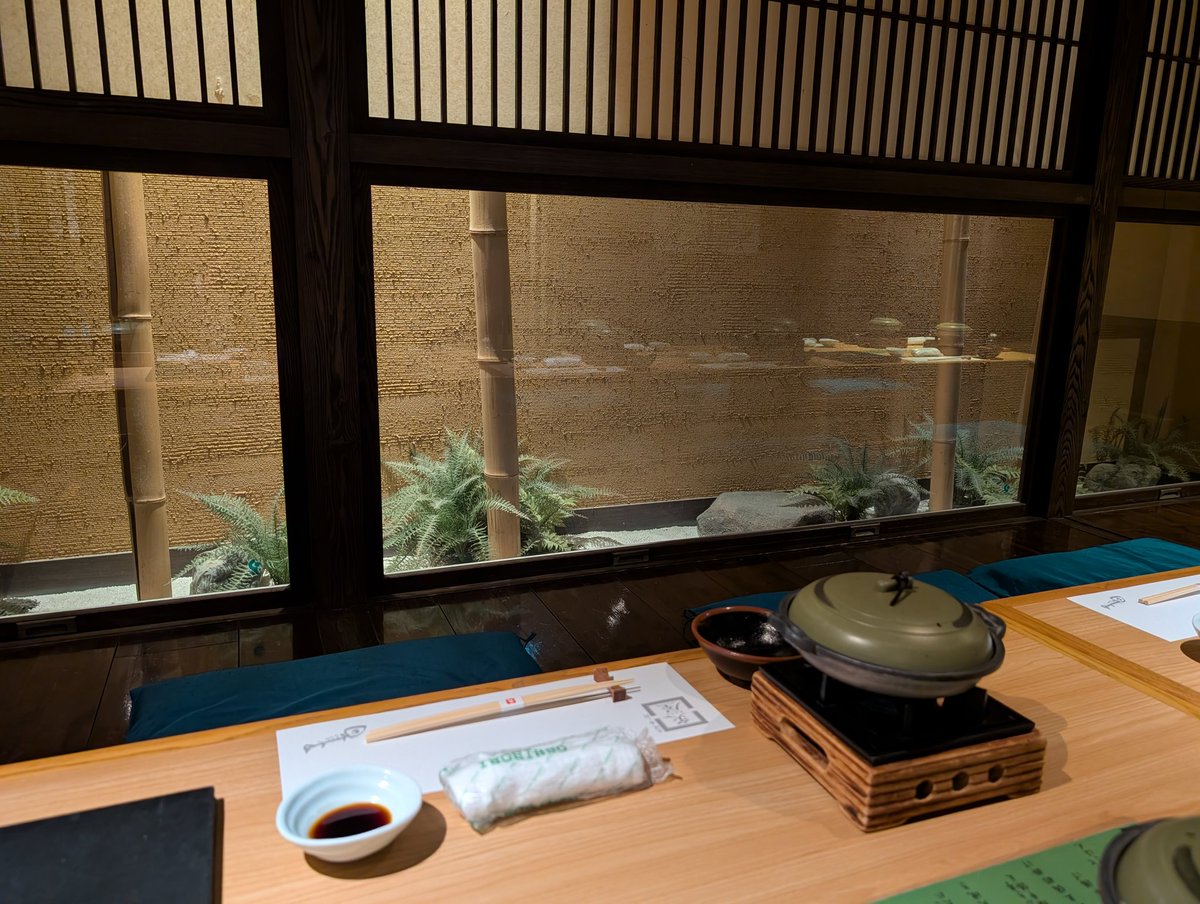 tanaka_webdev's tweet image. 社内外を問わず、誰よりも先に来て下座に座る(たまに遅れを取りますが😅)。夜は出戻り社員歓迎会。嬉しいね。