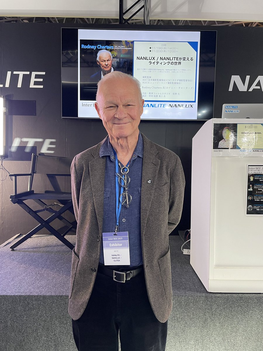 NANLITE_JAPAN's tweet photo. 14:00〜海外で活躍されている撮影監督ロドニー・チャーターズ氏によるトークショーが始まりました！

参加者には抽選で黒澤フィルムスタジオのオリジナルグッズをプレゼント🔥

ぜひお越しください！

📍 NANLITE / NANLUX / GUTEKブース(ホール6・No. 6510)

#NANLITE #NANLUX #GUTEK #InterBEE2025 #InterBEE