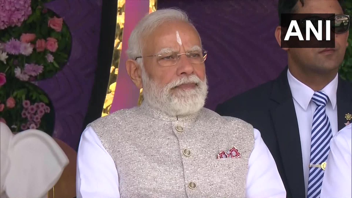 ANI's tweet image. Prime Minister Narendra Modi, Andhra Pradesh CM N Chandrababu Naidu, former Indian cricketer Sachin Tendulkar, actress Aishwarya Rai Bachchan, Union Ministers Ram Mohan Naidu Kinjarapu, G Kishan Reddy and others attend the birth centenary celebrations of Sri Sathya Sai Baba in…