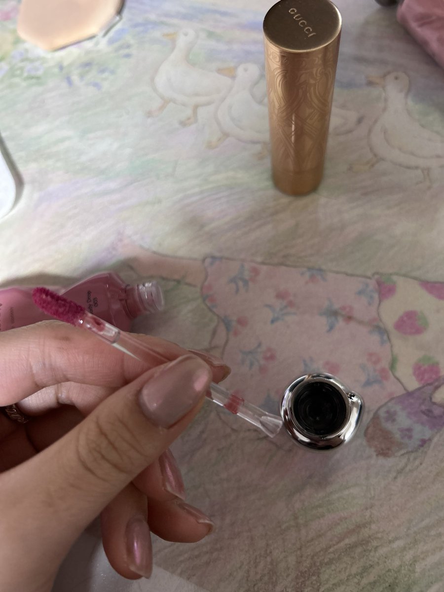 혹시이거스티로폼인가요? ㅜㅜ 
지난주말에온따끈따끈한아이인데 대가 부러졌어요...