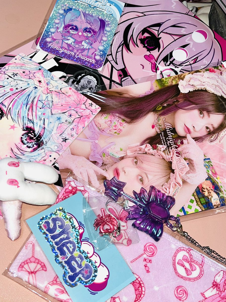 デザフェス62戦利品🎀
今回もかわいいものたばかりで心満たされております𓂃 ࣪ ✽ ˒
#デザフェス戦利品 

🖤<a href="/2ki_michikake/">2き🌙デザフェス62両日【E-239】</a> 
🫧<a href="/zensingensyoku/">🌈全身原色💖デザフェス両日B-160🌈</a> 
💗<a href="/yuuutu_666/">yuuutu٠࣪⭑COMITIA154〖F01b〗</a> 
🍓<a href="/melancholicMGR/">motoca</a> 
🗝️<a href="/noa_x_ds_il/">noa✧</a> 
🎀<a href="/pamyumyuuun/">ぱみゅ🍰</a> 
💟<a href="/yu1_sheep/">sheep</a> 
🐇<a href="/_room_no_000/">_room_no_000</a>