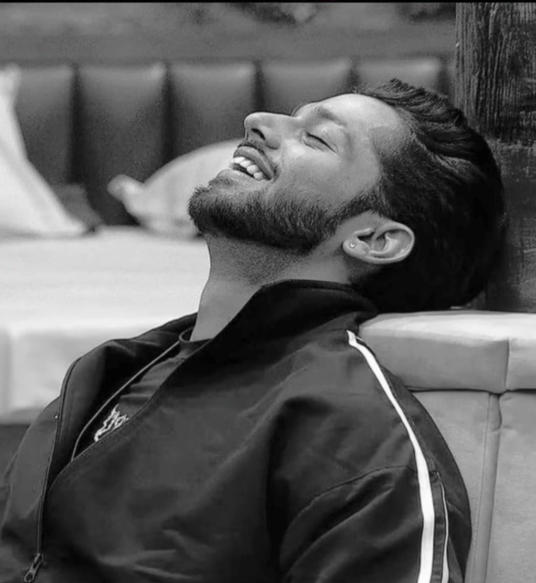 Woh jitna saccha, jitna pure-hearted tha… utni hi galat jagah, galat season aur galat logon ke beech usse daal diya gaya.
Phir bhi usne apni smile nahi chhodi… par iska ending uski deserved journey jaisa nahi tha.

#BaseeeAli #BaseerBob <a href="/Baseer_Bob/">Baseer Ali</a> 
#BaseerSquad #TeamBaseer