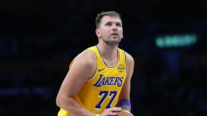 LUKA THROUGH 3 QUARTERS 🔥 

🪄 37 PTS
🪄 9 AST
🪄 4 REB
🪄 4 STL