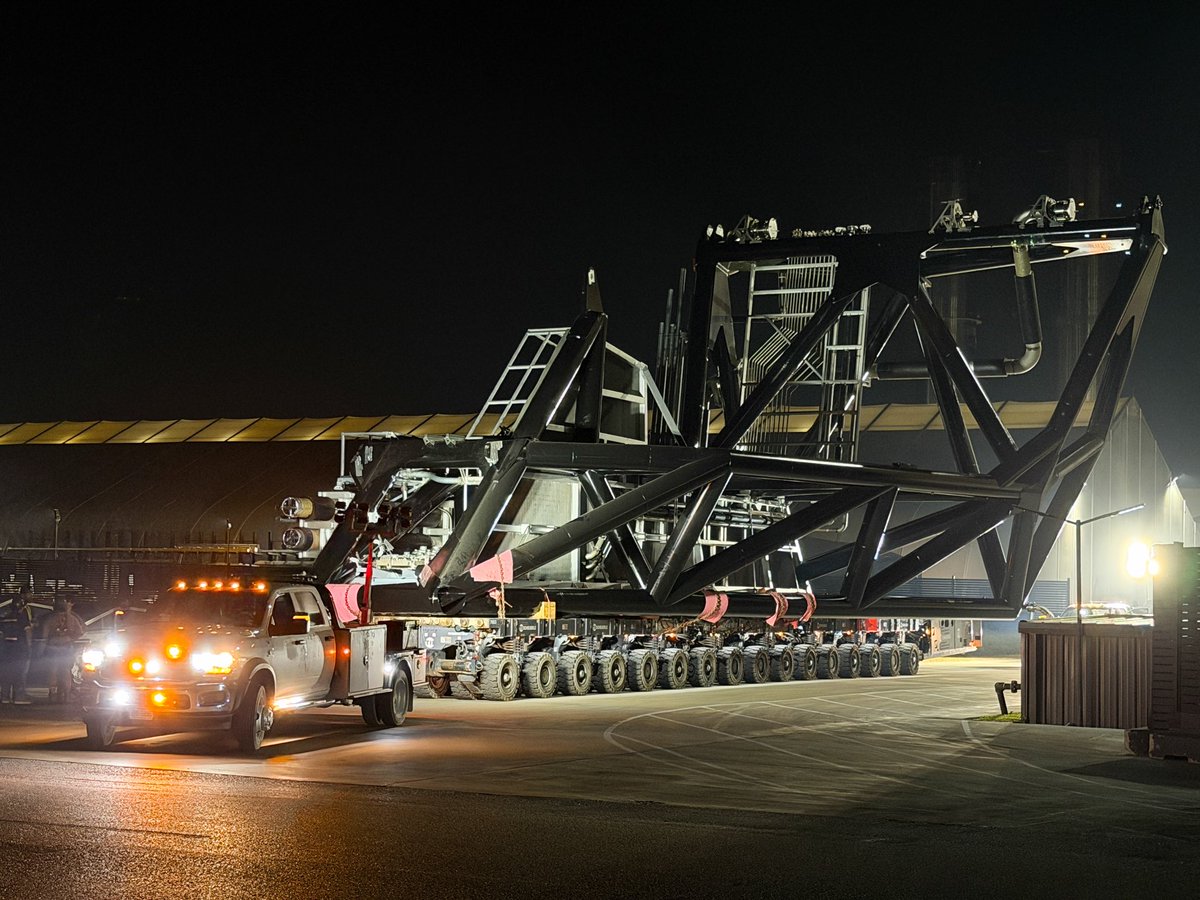 mymatrixplug's tweet image. Ship Quick Disconnect (SQD) arm about to roll to Pad 2.