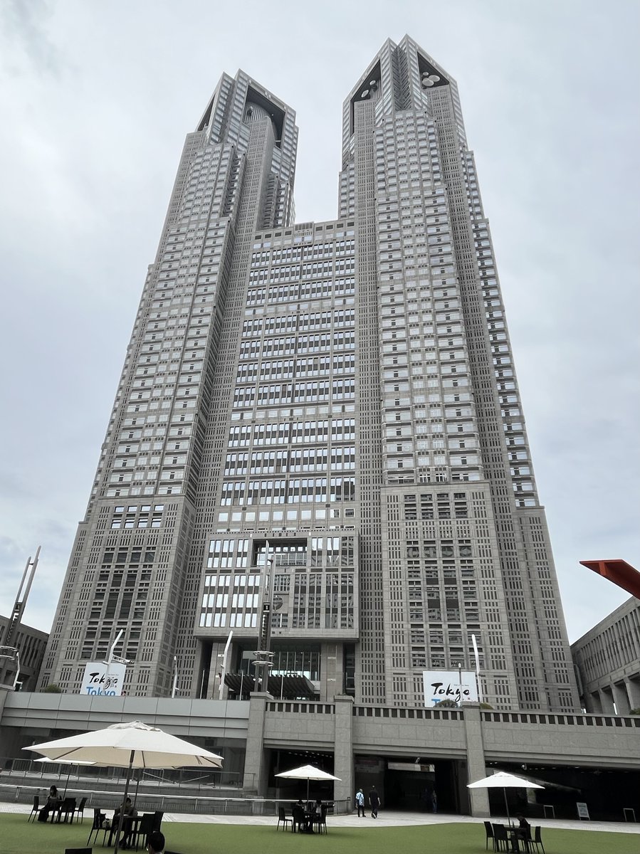 11/13（木）、日本民謡協会広報特別委員会委員が東京都庁にて、東京都生活文化局の古屋局長はじめとする皆さまに、ご挨拶および東京都と日本民謡協会との取り組み等についてお話しをさせていただきました。