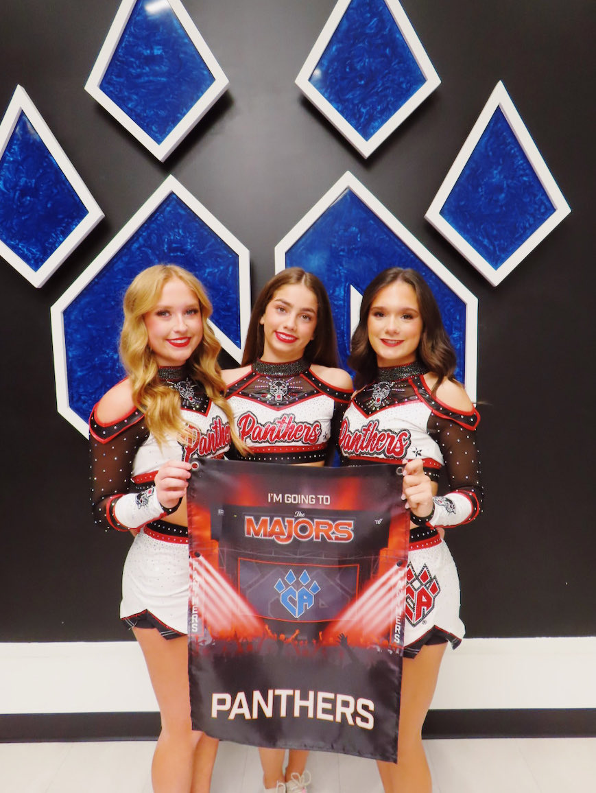 Maddy_Gayle's tweet image. MAJORS FILMING!! #cheerathletics #panthers #majors #majorsfilming