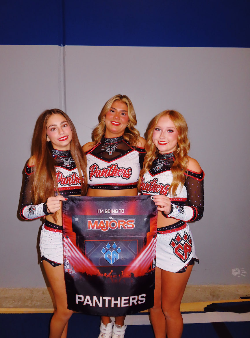 Maddy_Gayle's tweet image. MAJORS FILMING!! #cheerathletics #panthers #majors #majorsfilming