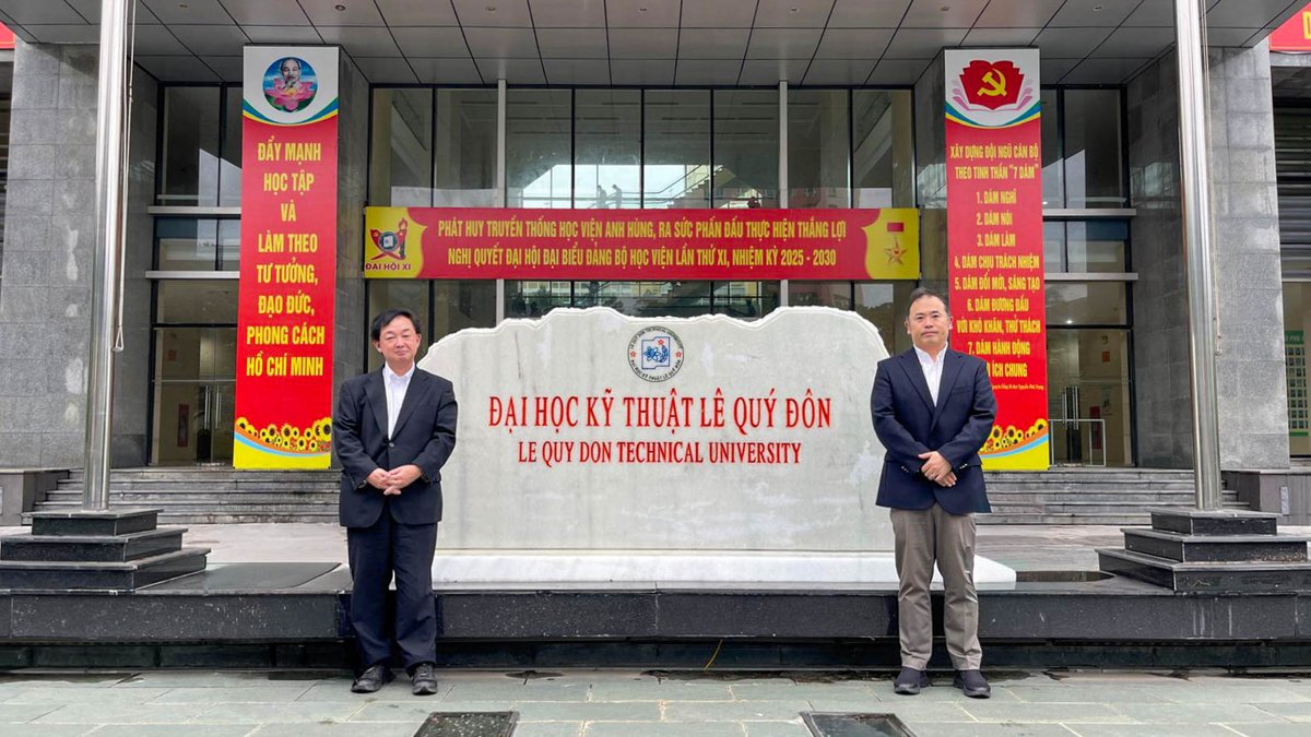 NIED_en's tweet photo. Dr. Sakai and Dr. Matsuura from #NIED gave #DisasterScience lectures at the natl #SearchAndRescue WS hosted by #LQDTU in Hanoi 🇻🇳. They discussed future collaboration with LQDTU’s #GeotechnicalEngineering team✨ Many thanks to LQDTU for the kind invitation‼️
#JapanVietnam #DRR https://t.co/YFNNxFoIY3