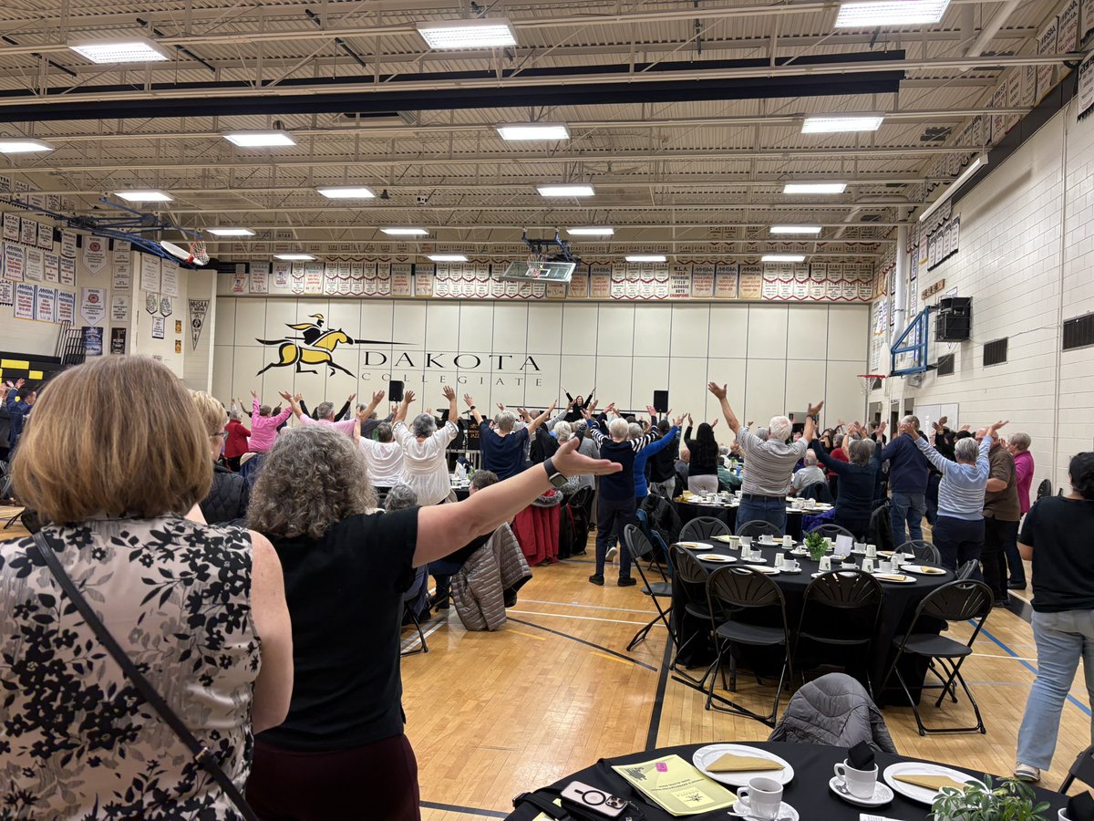 sigurdson_chris's tweet image. Dakota Seniors Evening. That’s us doing the YMCA!