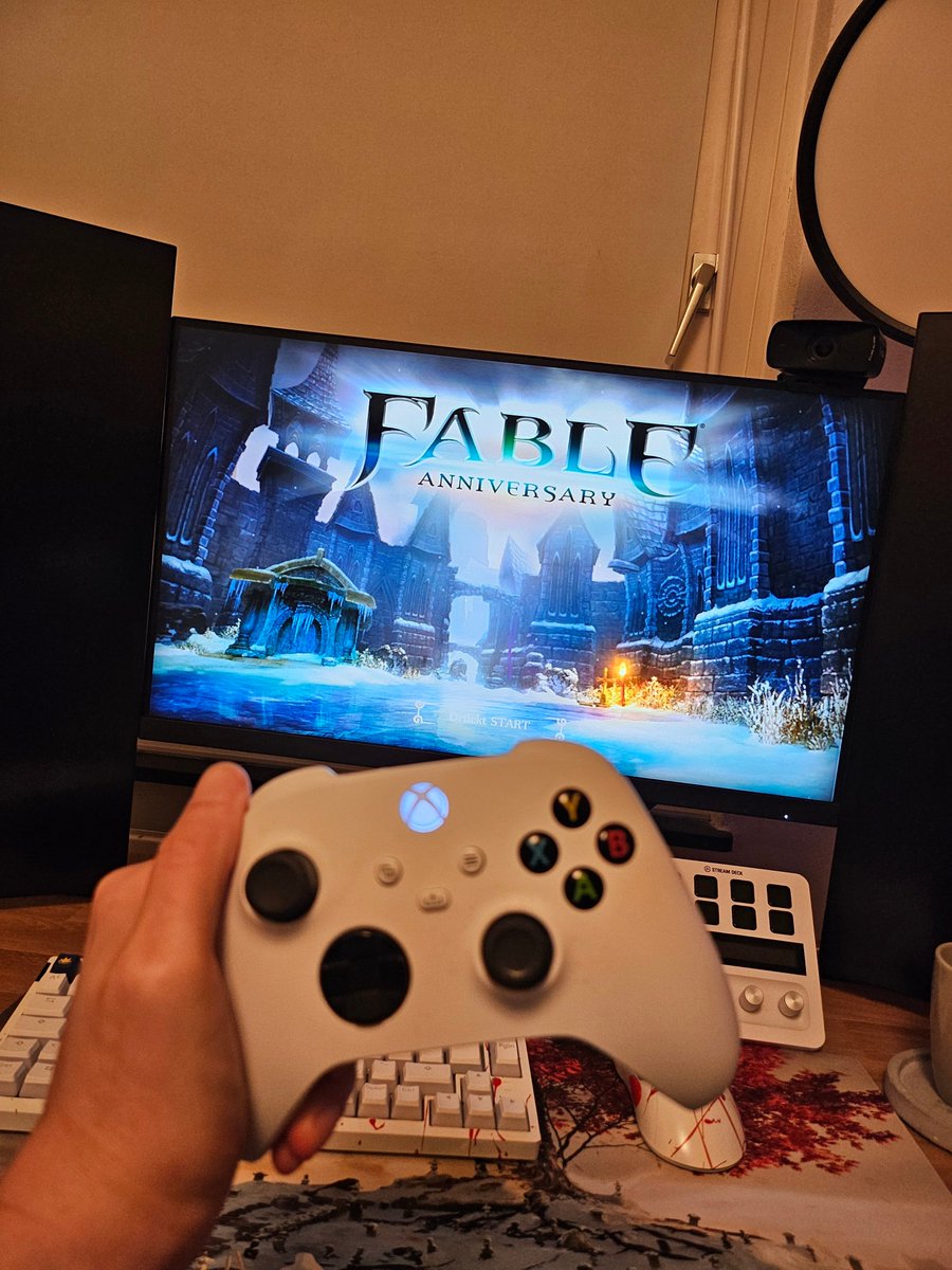 Benny_The_Nerd's tweet image. Hey, meine #Nerds. 

Lecker #Kaffee trinken dabei wach werden und schön eine runde #FableAnniversary zocken.

Was kann es besseres geben?
Lg euer Benny.