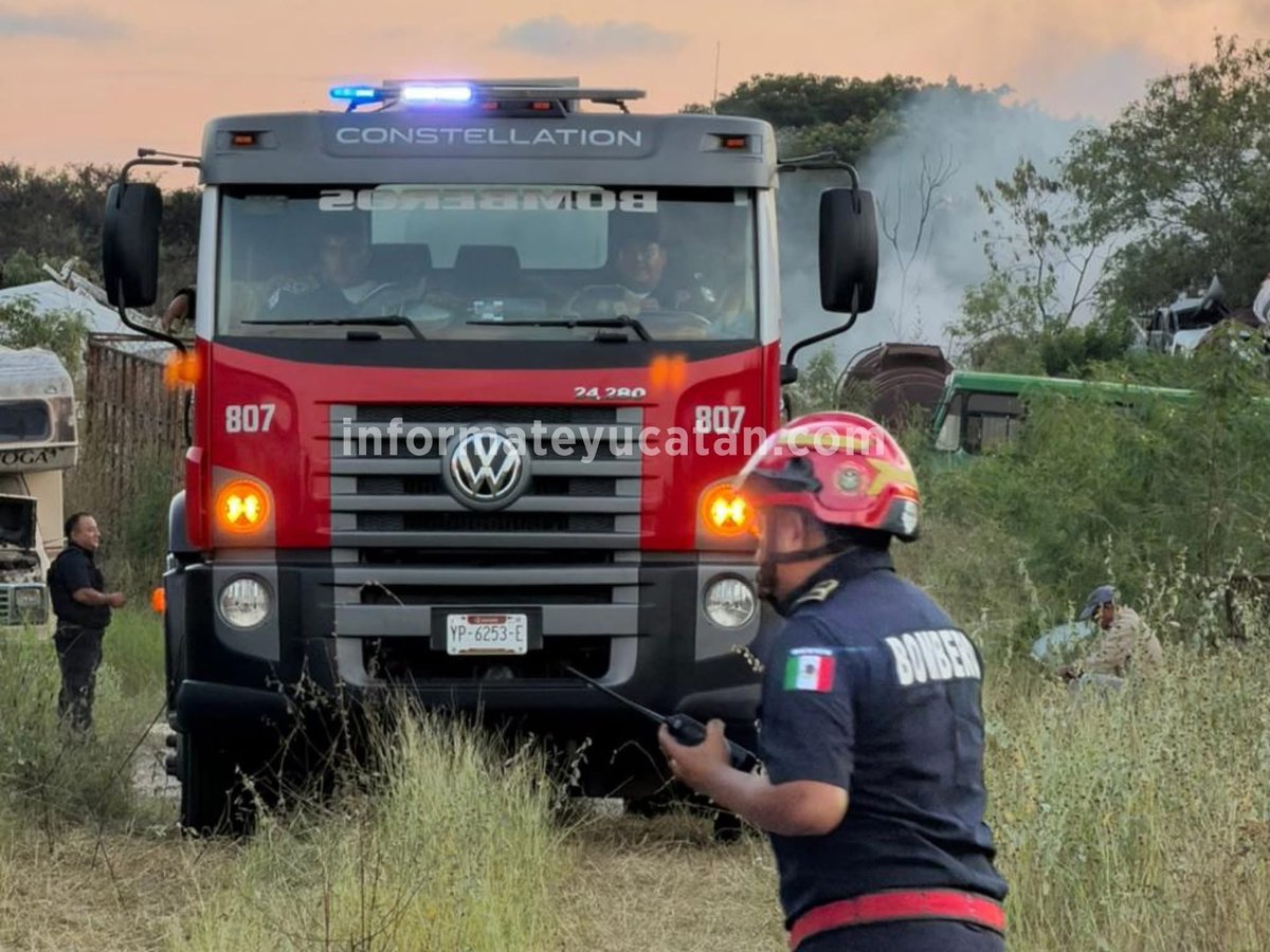 INFORMATYUC's tweet image. Incendio en corralón de la Mérida-Cancún. 
 informatyucatan.com